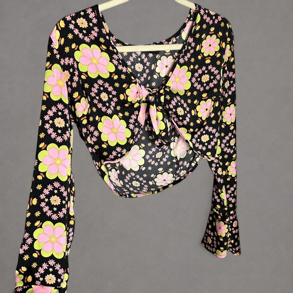 Y2K Retro Floral Tie Front Bell Sleeve Crop Top medium
